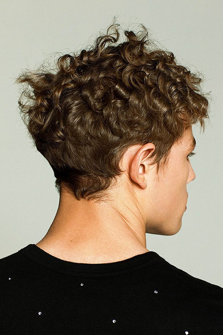 Cool Curly Hairstyles for Men_3