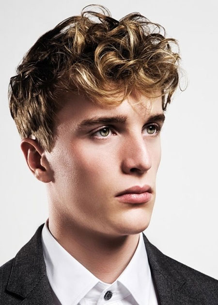Cool Curly Hairstyles for Men_9