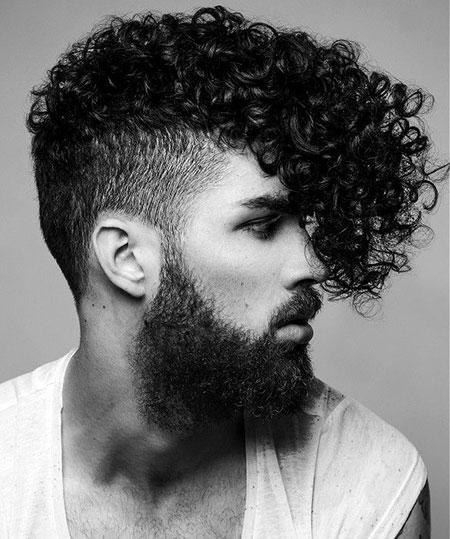Curly Hair Styles Men_14